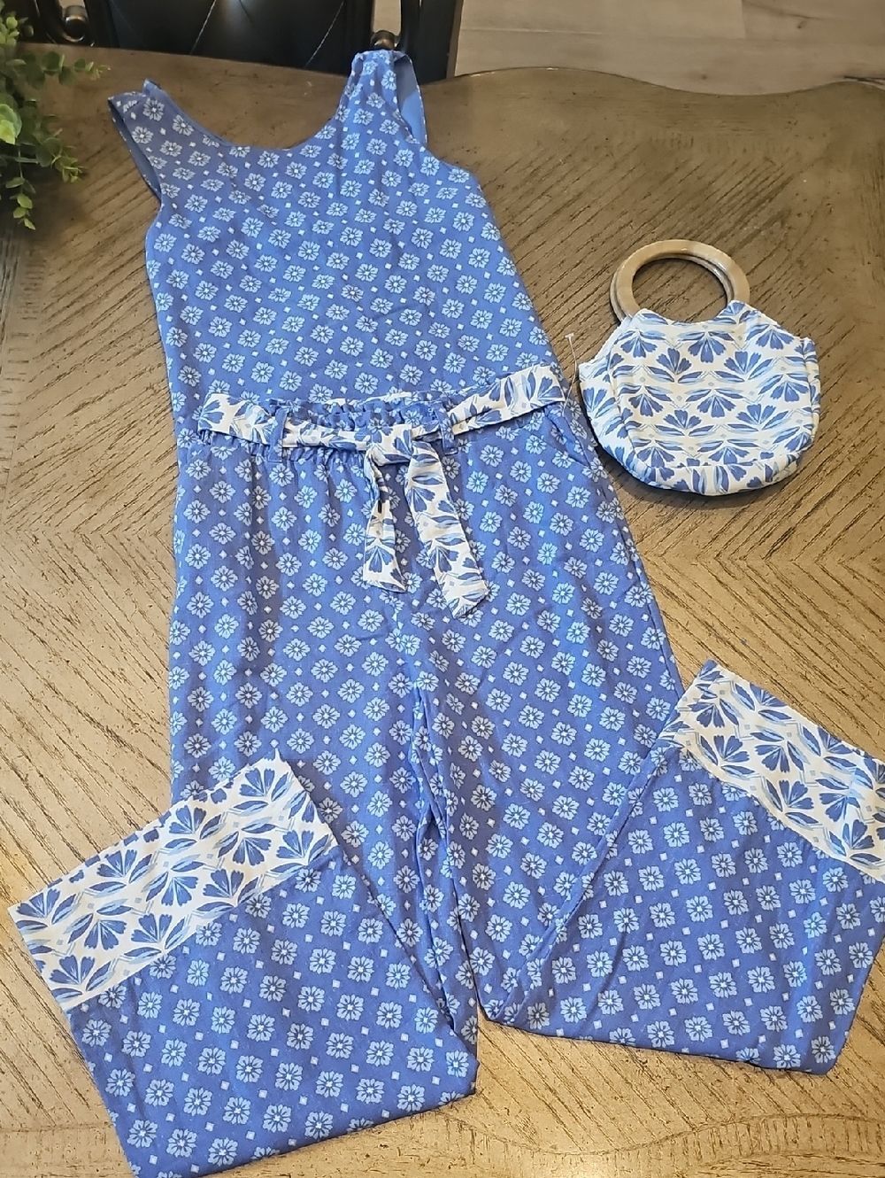 Blue Floral Print Pants And Top with Matching  Bag Size 10/12 NWOT